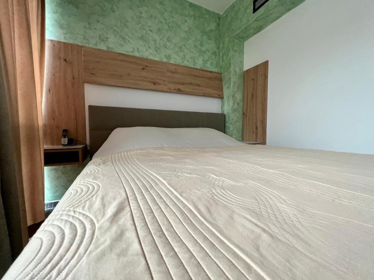 Hotel Brkic Sarajevo Airport - Free Parking 外观 照片