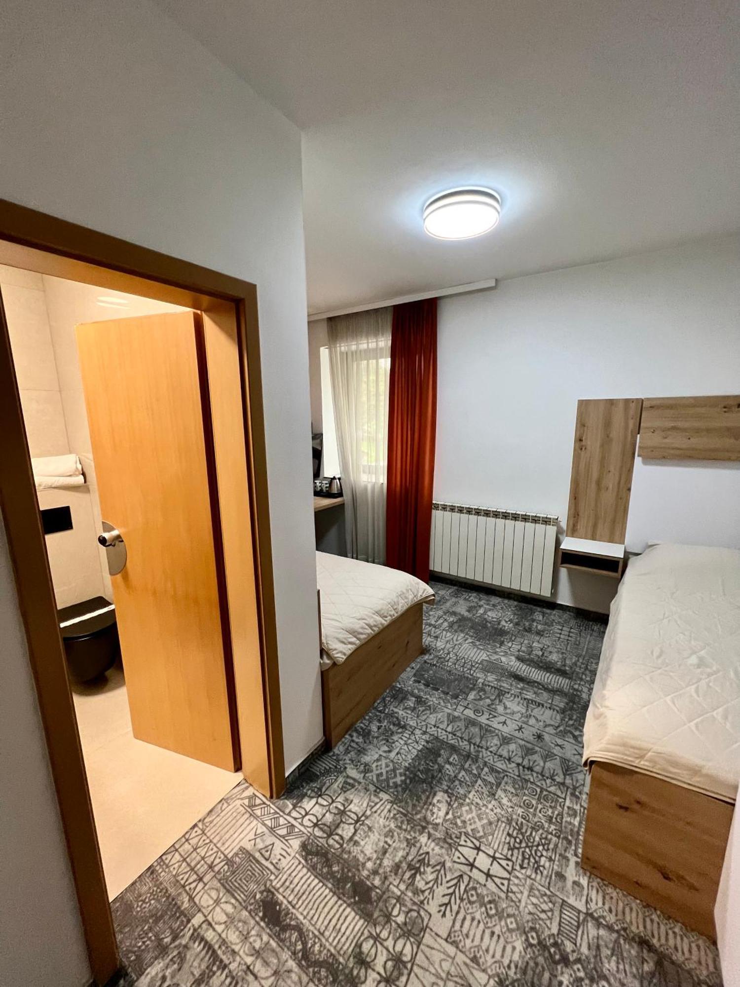 Hotel Brkic Sarajevo Airport - Free Parking 外观 照片