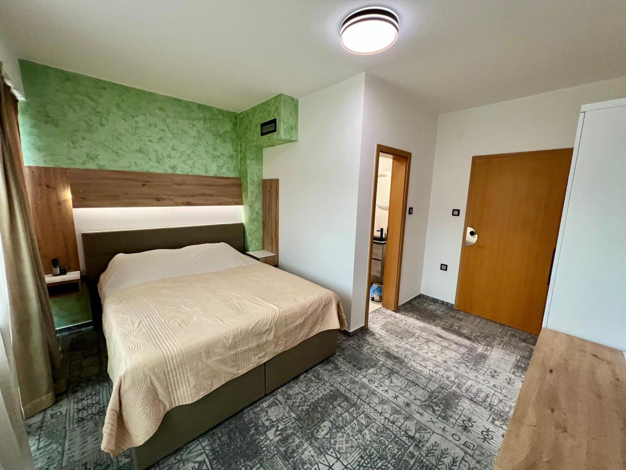 Hotel Brkic Sarajevo Airport - Free Parking 外观 照片