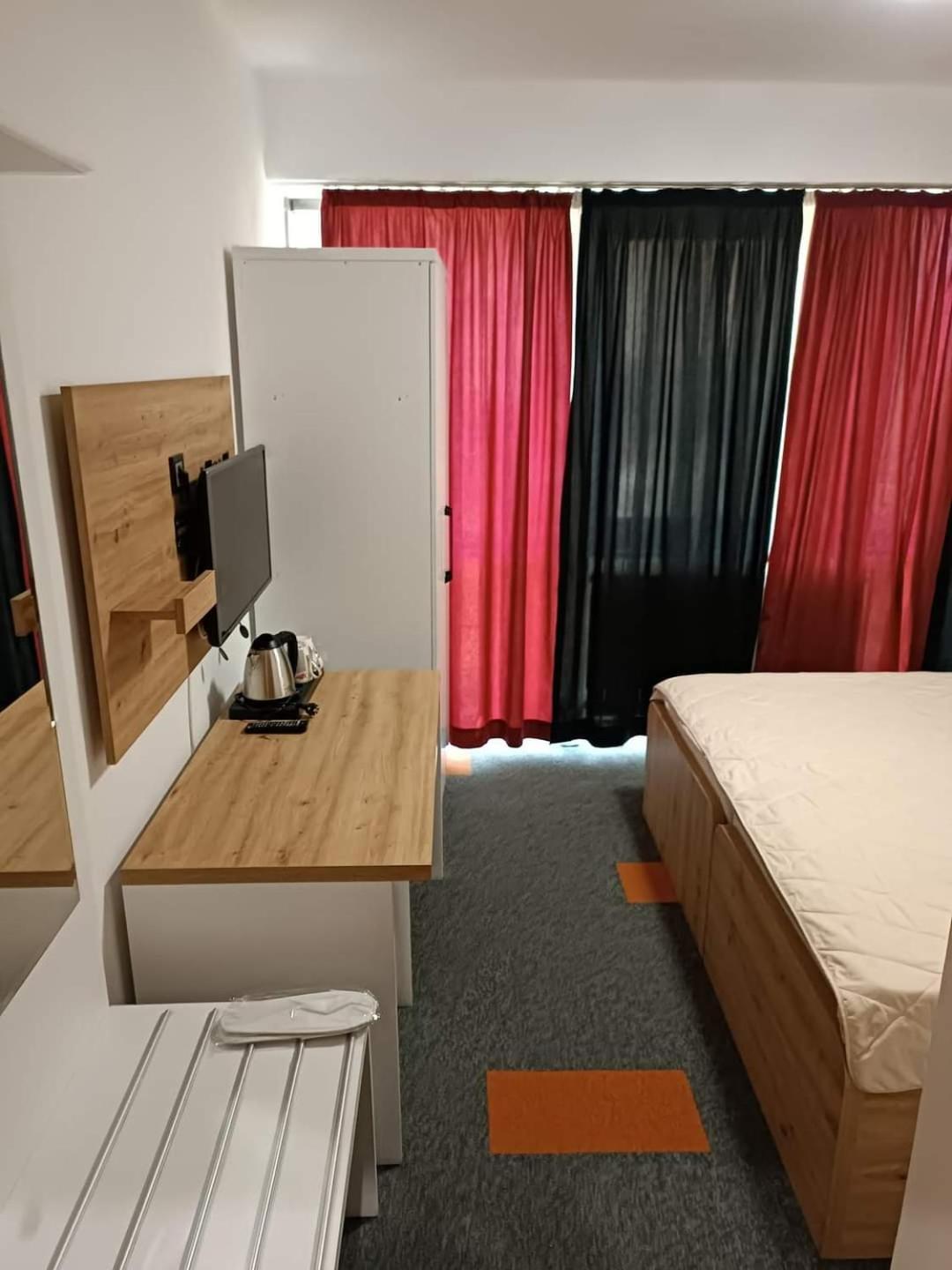 Hotel Brkic Sarajevo Airport - Free Parking 外观 照片