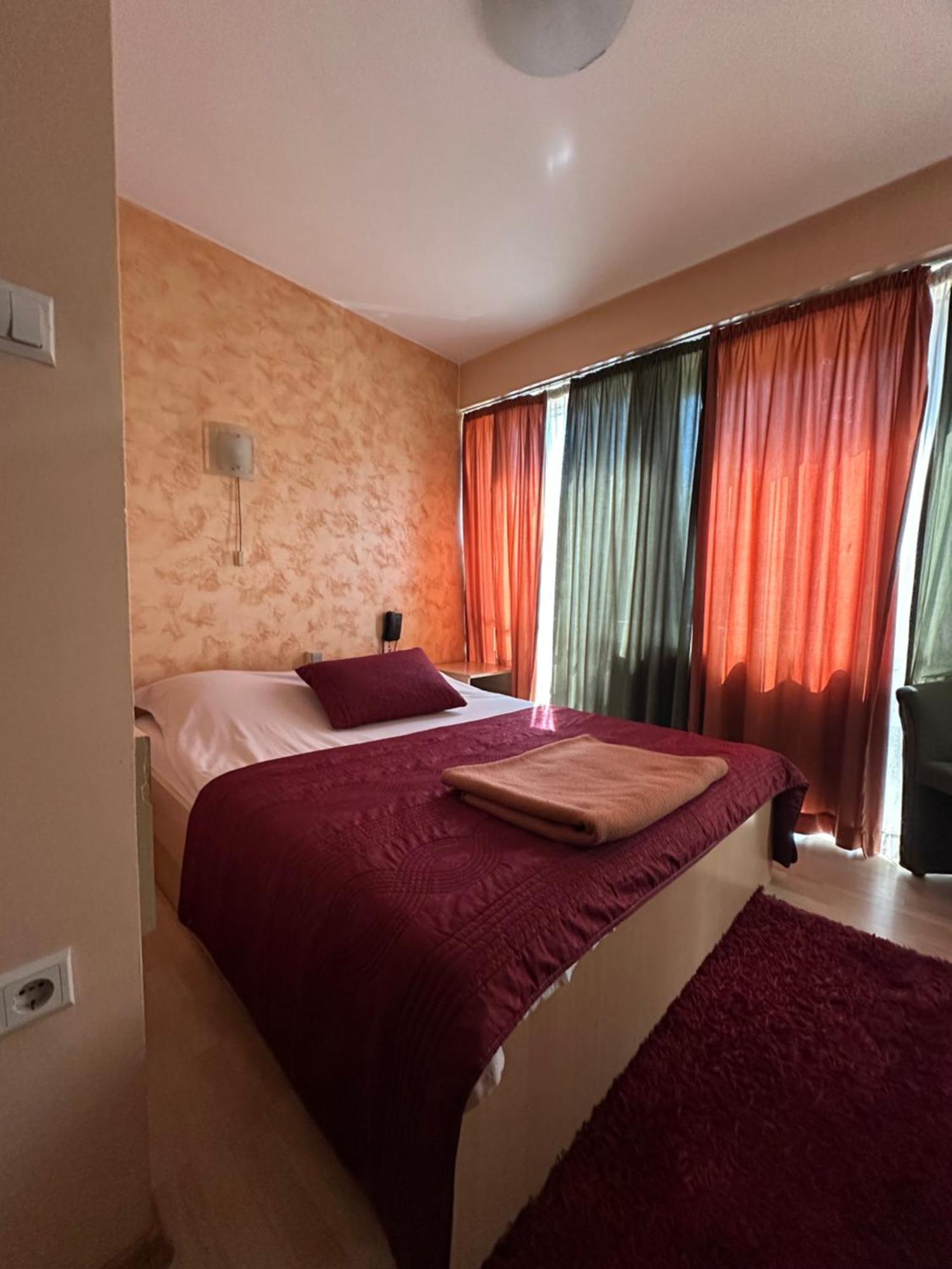 Hotel Brkic Sarajevo Airport - Free Parking 外观 照片