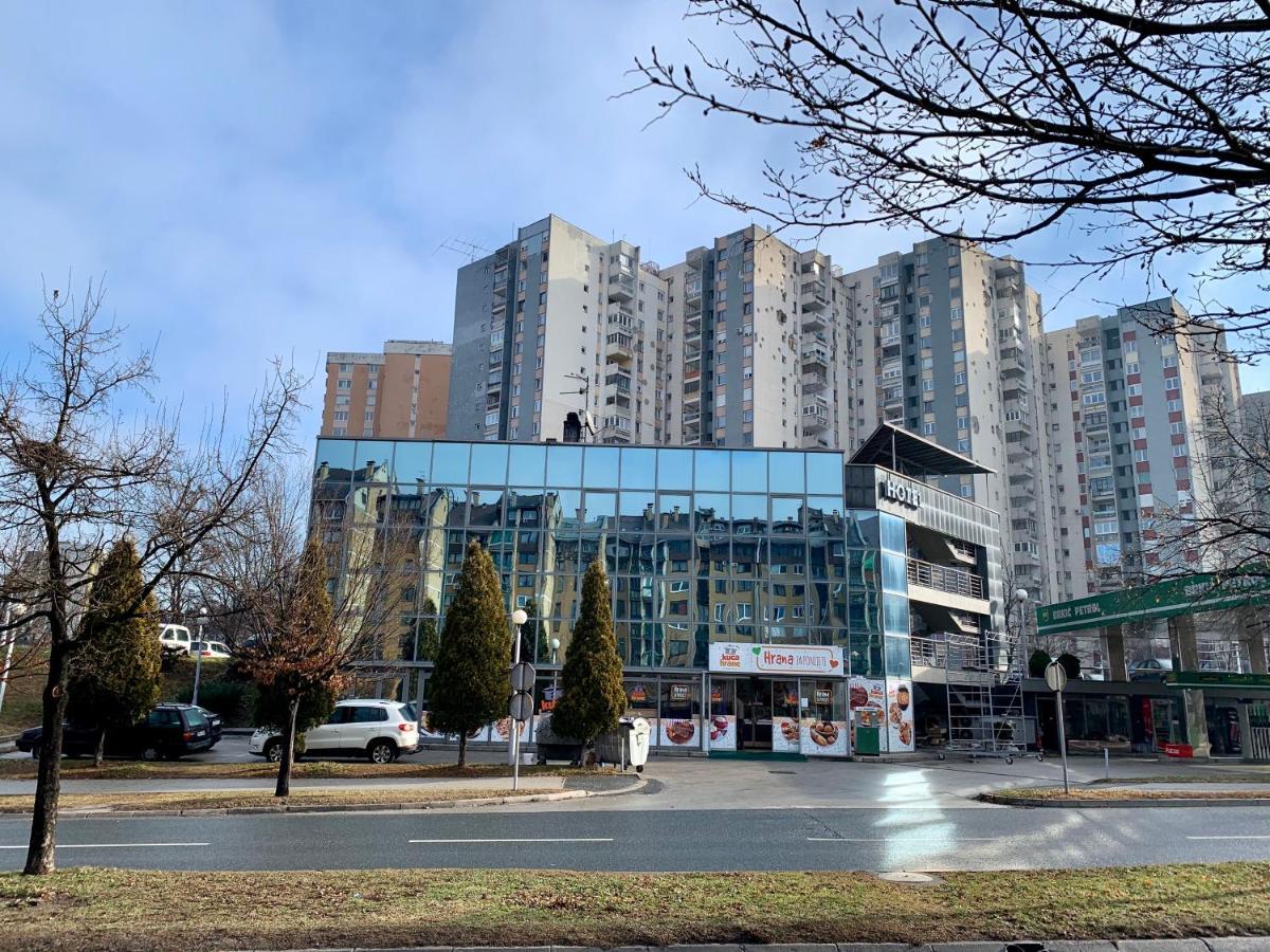 Hotel Brkic Sarajevo Airport - Free Parking 外观 照片